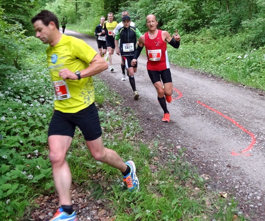 Bei Kilometer 6 lag Stephan noch an 4. Position. Foto: Daniel Stirnimann